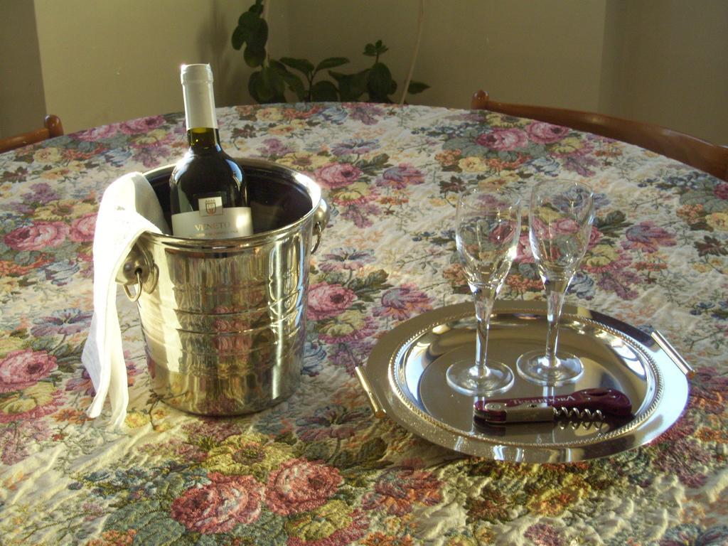 Bed And Breakfast La Palanzana Viterbo Szoba fotó
